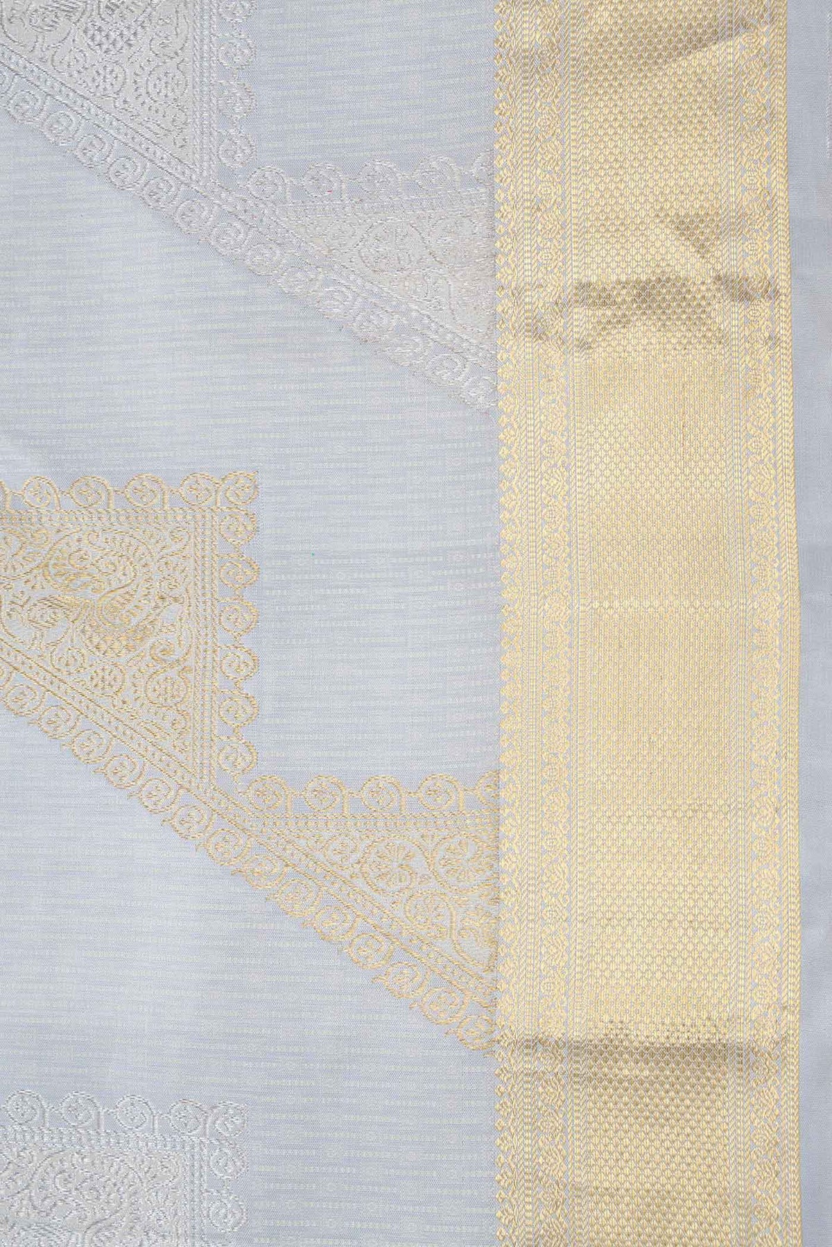 Border image of Grey Dual Tone Kanchipuram Silk Saree with Jacquard With Zari Butta on the body and Zari Border