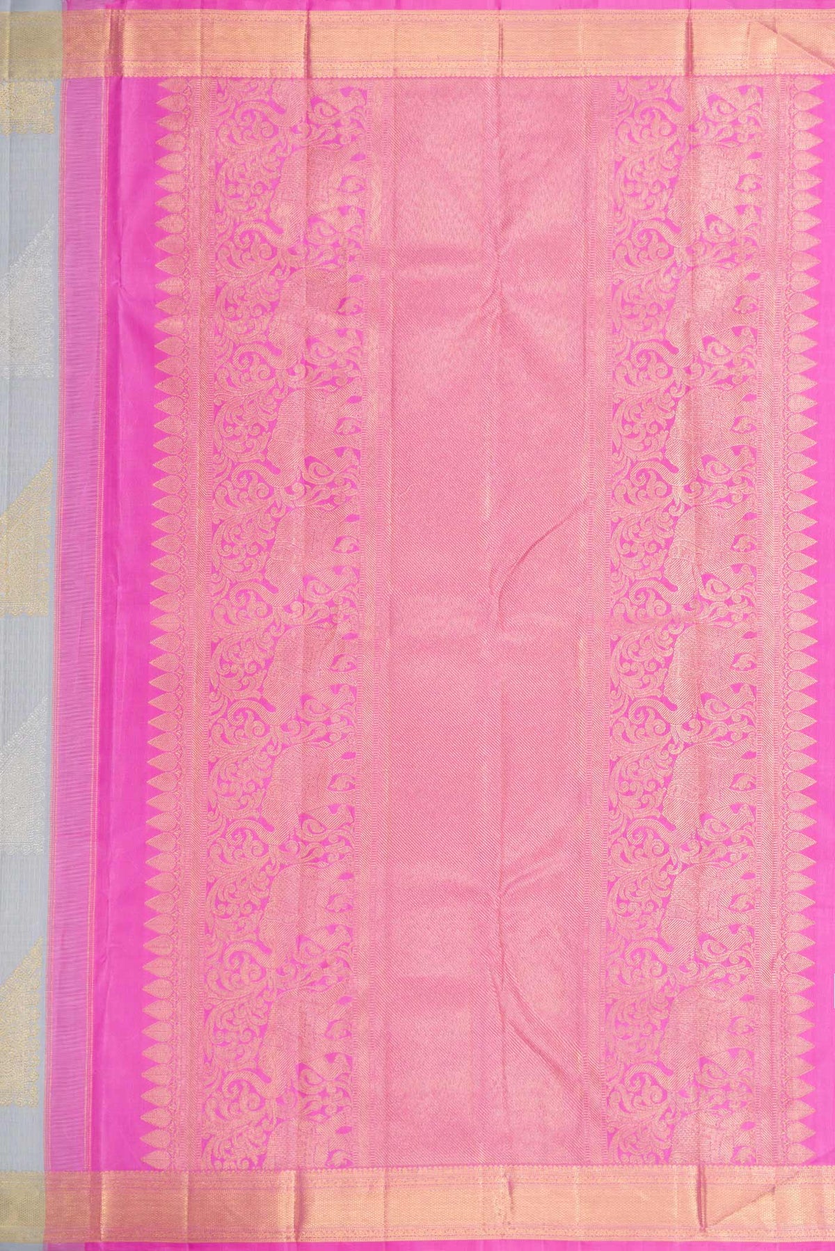 Close up image of the pallu of Grey Dual Tone Kanchipuram Silk Saree with Jacquard With Zari Butta on the body and Zari Border