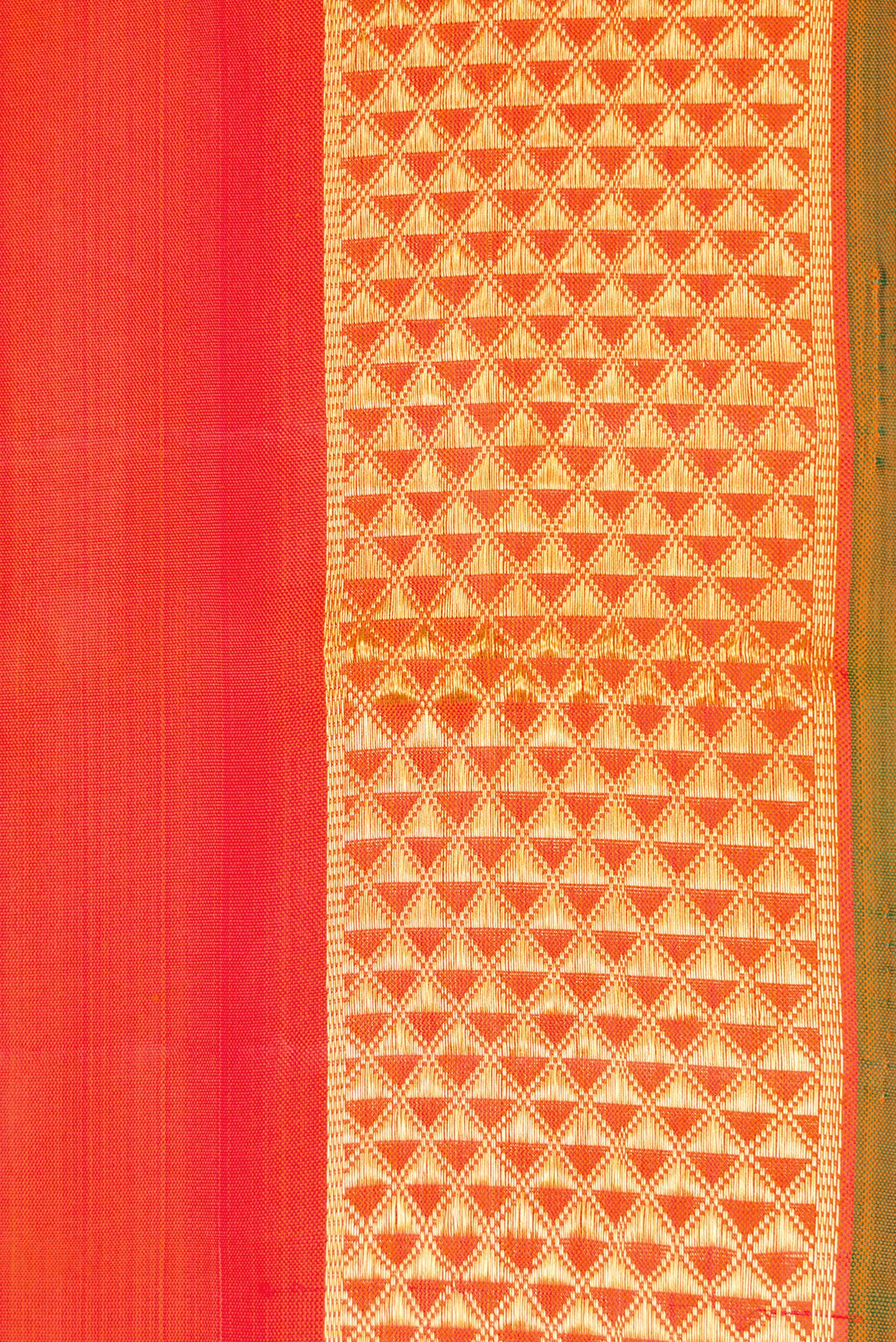 Border image of Pure Silk Pure Zari Orange Dual Tone Kanjivaram Nine Yards Saree with Plain Body and Zari Border. 