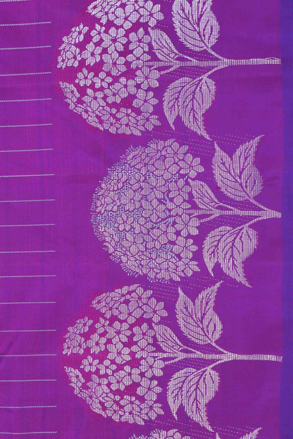 Border image of Purple Dual Tone Kanchipuram Saree with Stripes on the body and Fancy Border