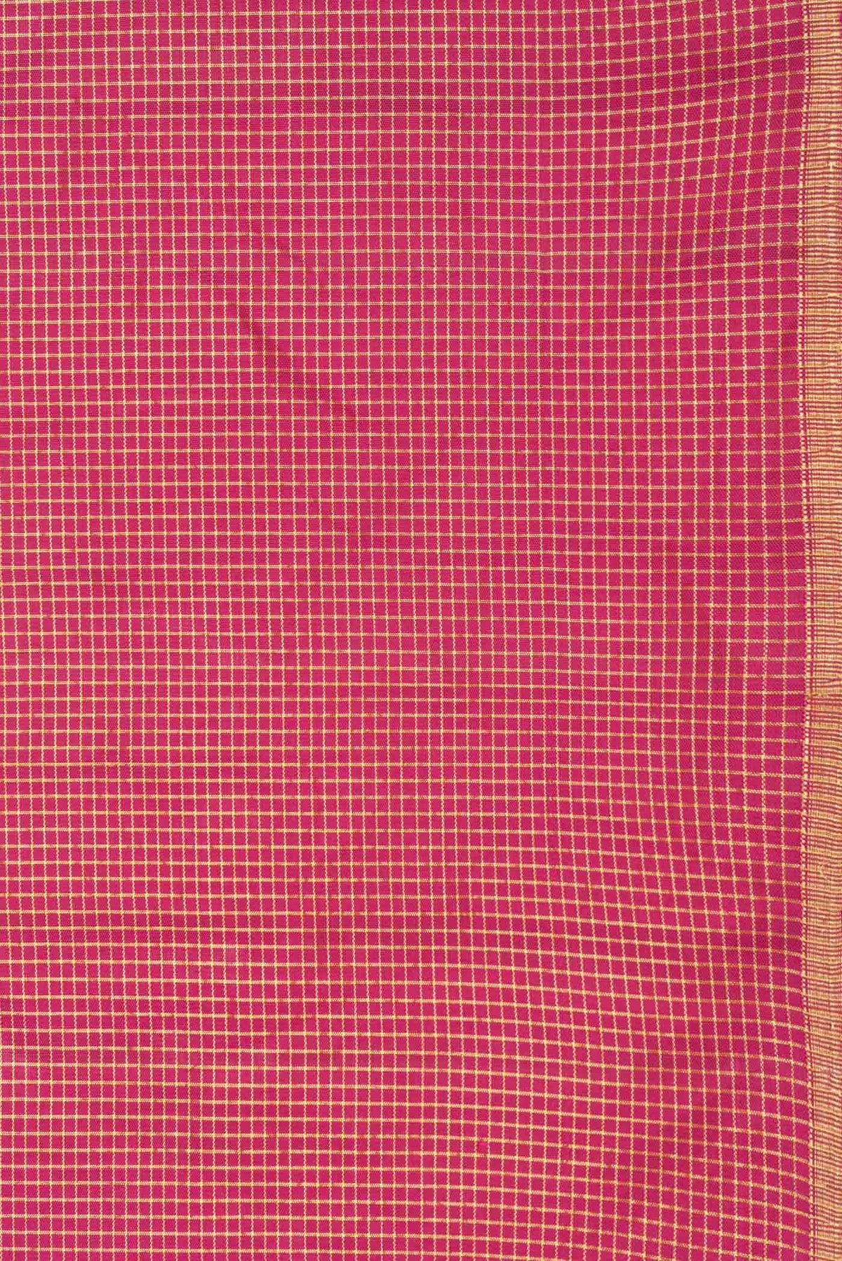 Border image of Red Dual Tone Kanchipuram Saree with Checked design on the body and Zari Border