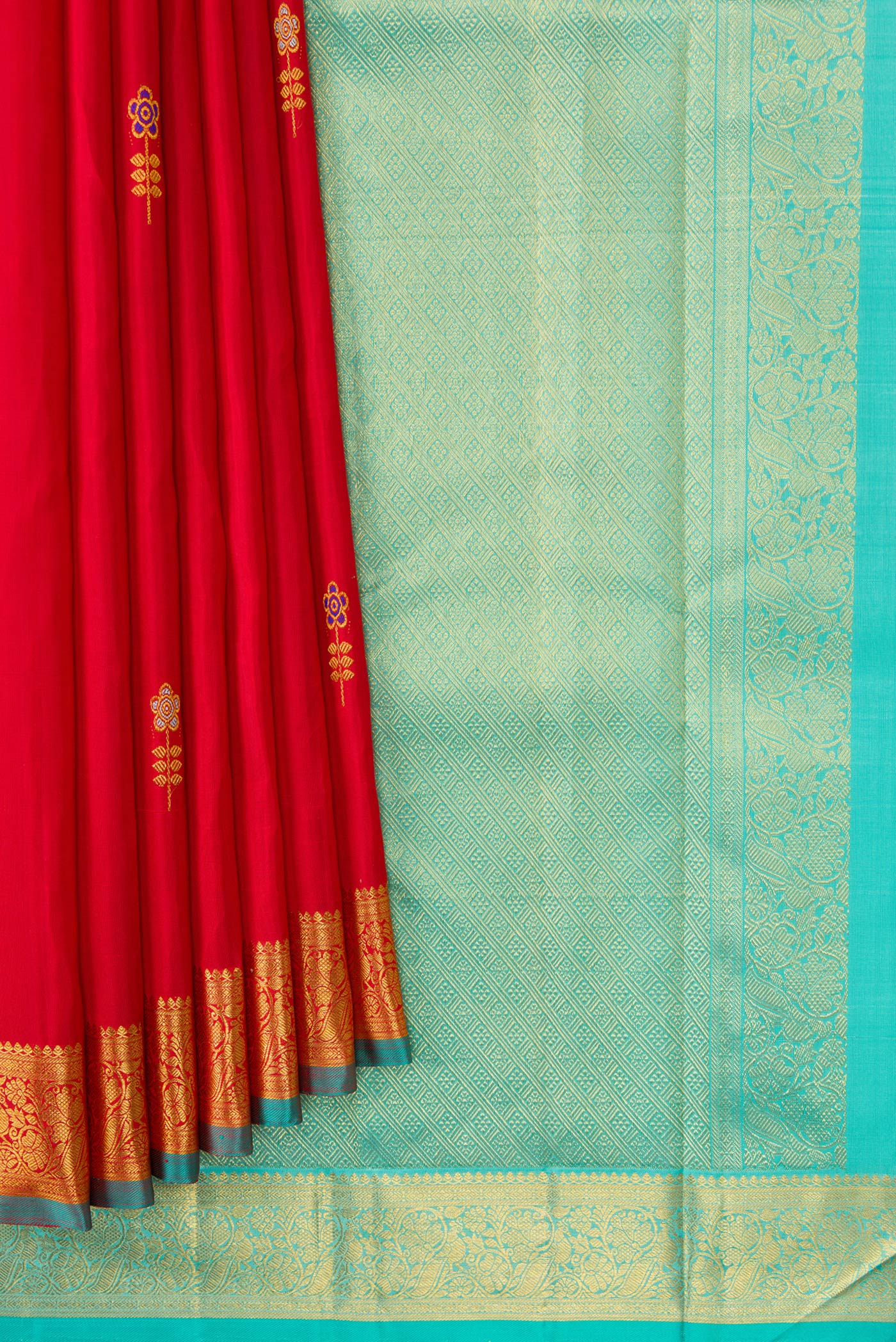 Pleats and pallu of Red Dual Tone Kanchipuram Silk Saree with Zari And Thread Butta on the body and Zari Border. 