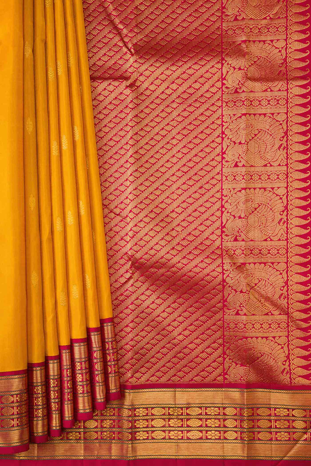 pleats pallu