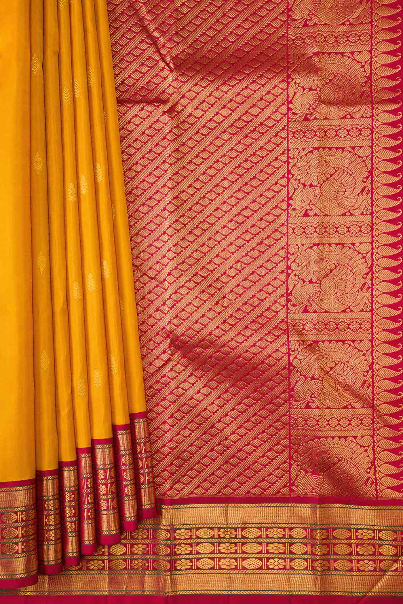 pleats pallu