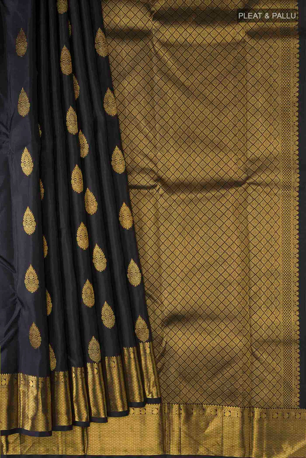pleats pallu