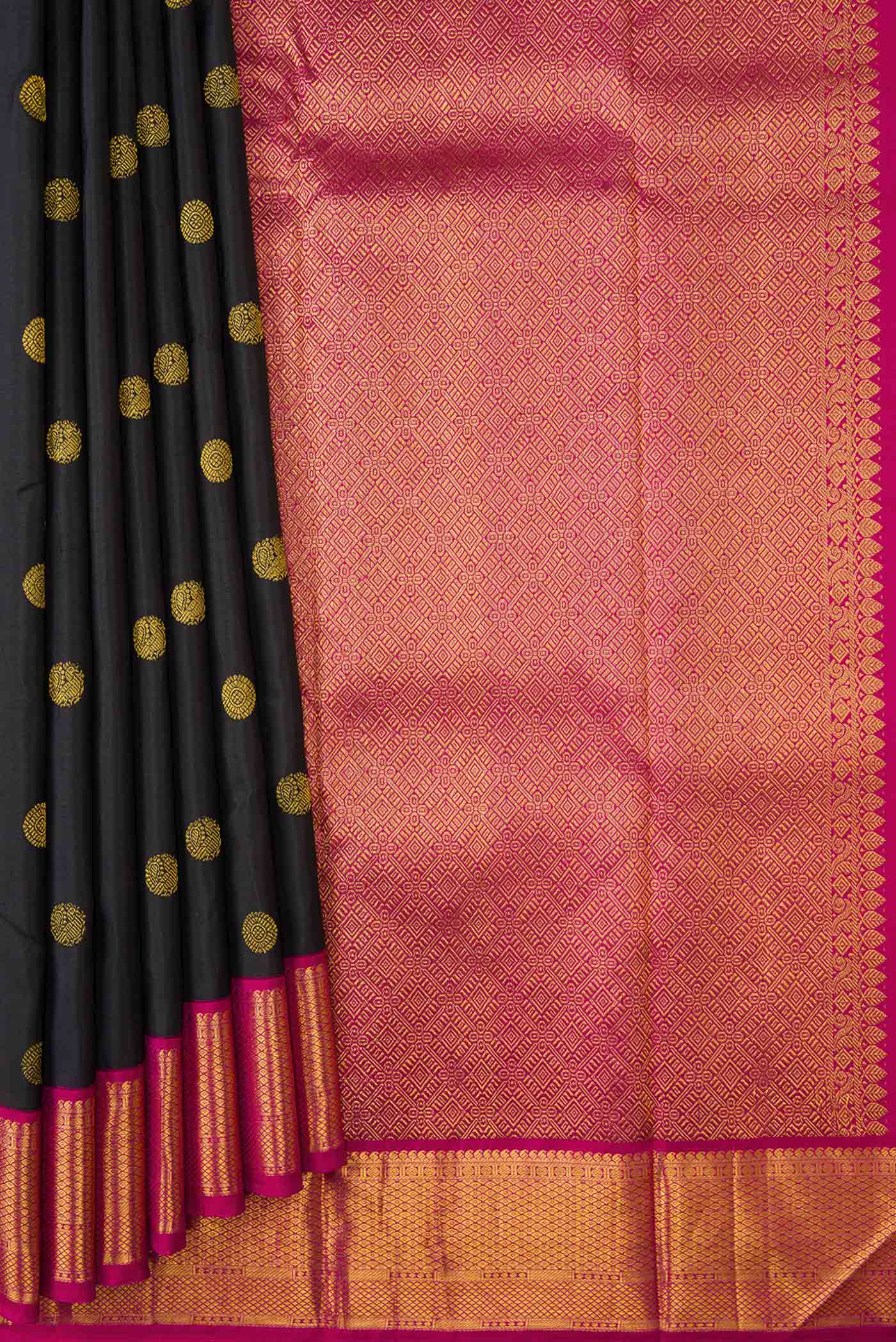 pleats pallu