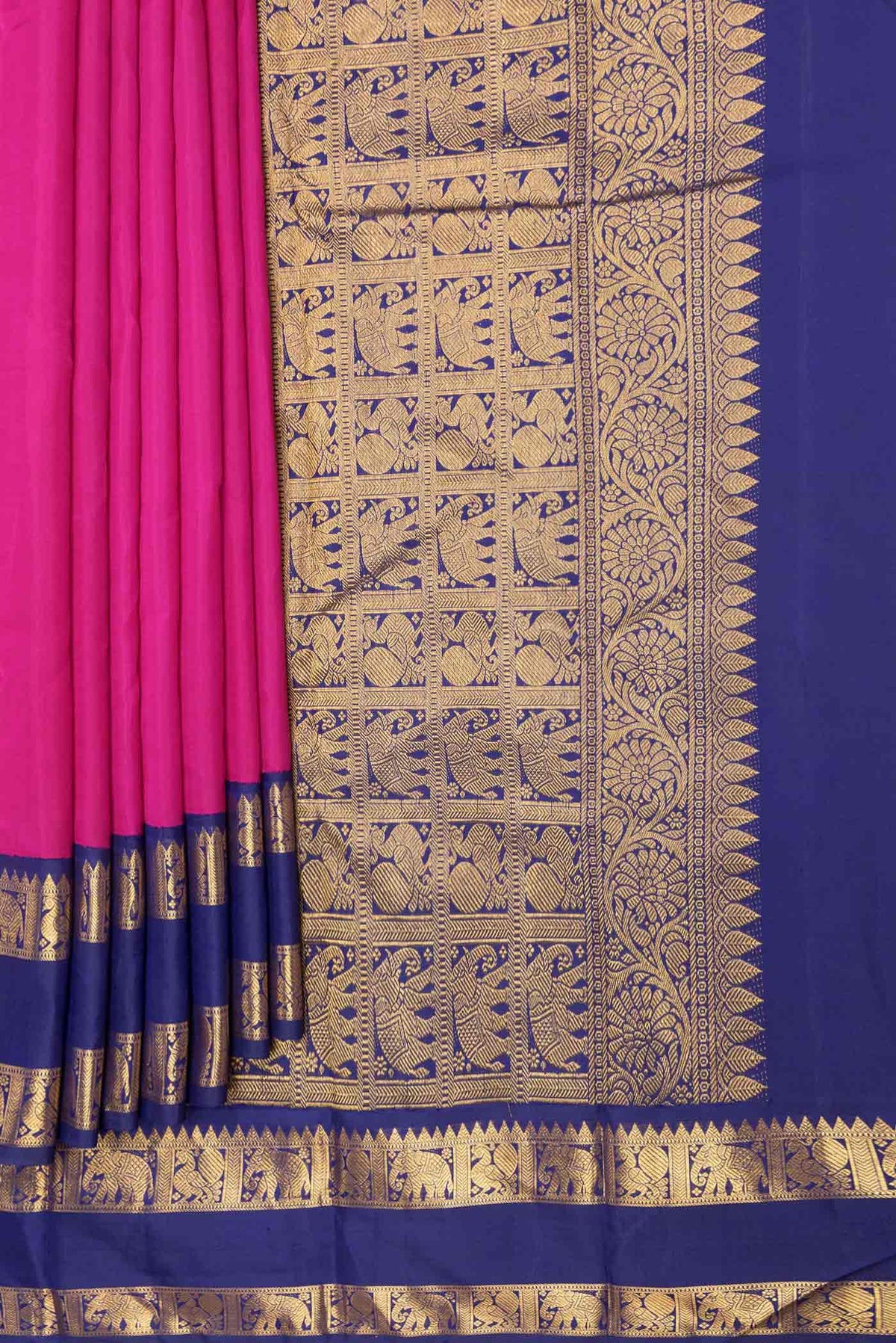Pleats and pallu of Pink Dual Tone Kanchipuram Saree with Zari Butta on the body and Zari Border