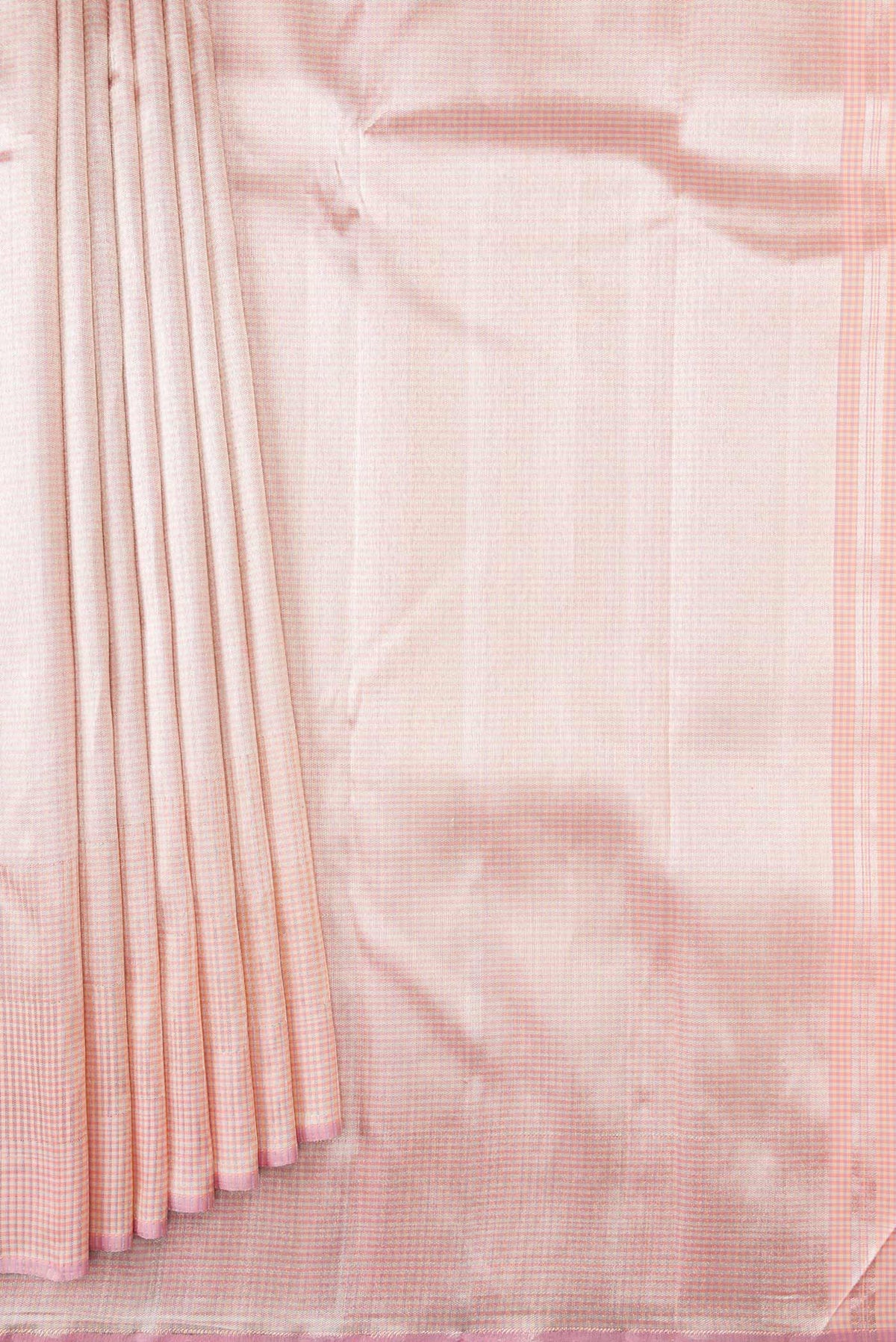 Pleats and pallu of Pink Dual Tone Kanchipuram Silk Saree with Zari Brocade on the body and Zari Border