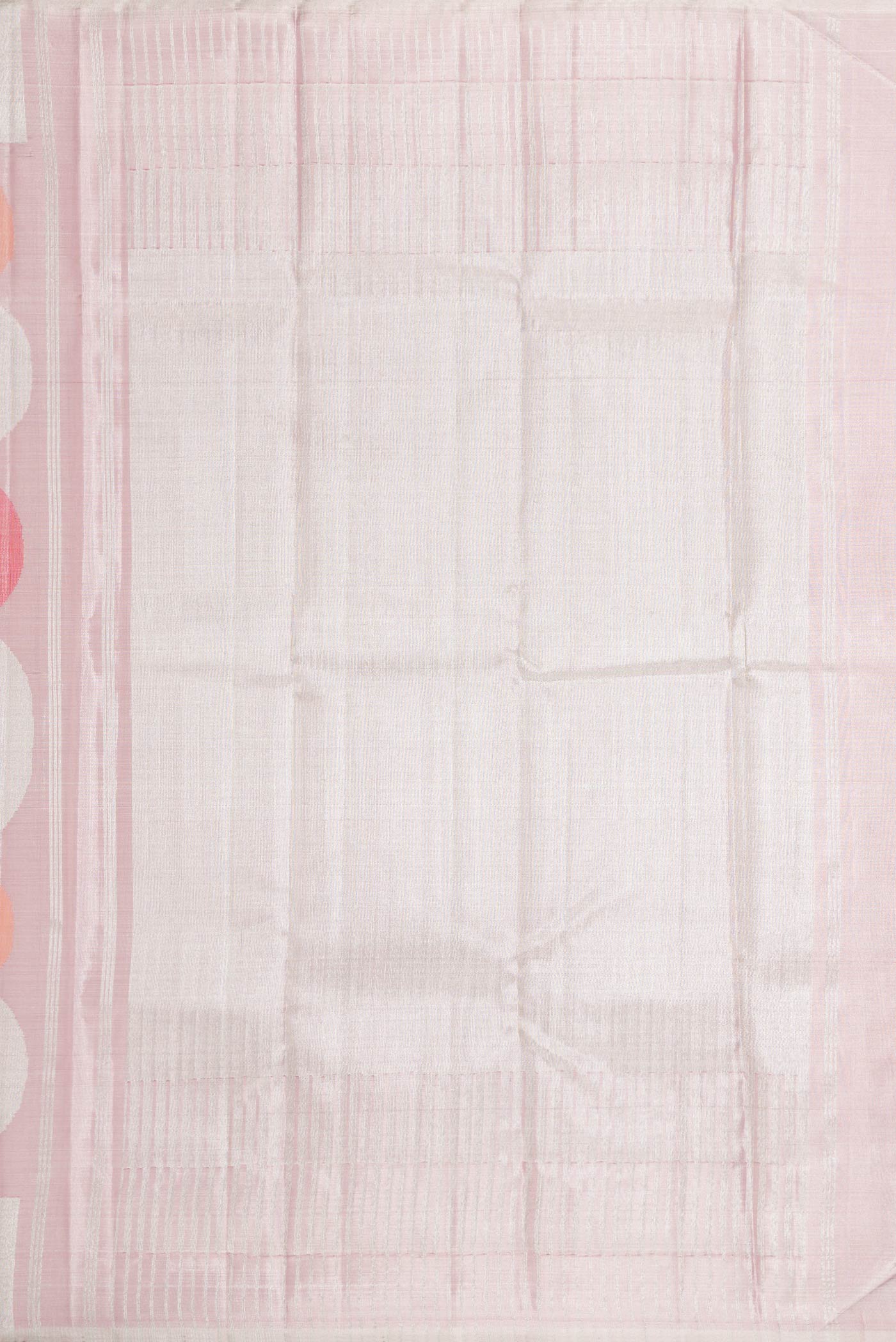 Close up image of the pallu of Pink , Maroon and Orange Dual Tone Kanchipuram Silk Saree with Zari Brocade on the body and Zari Border