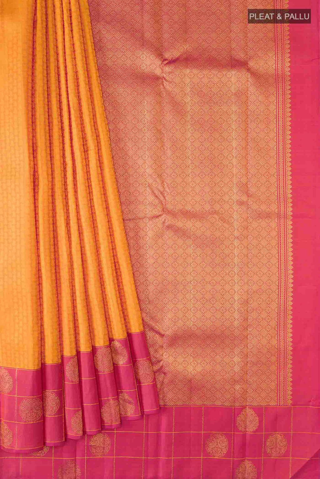 pleats pallu