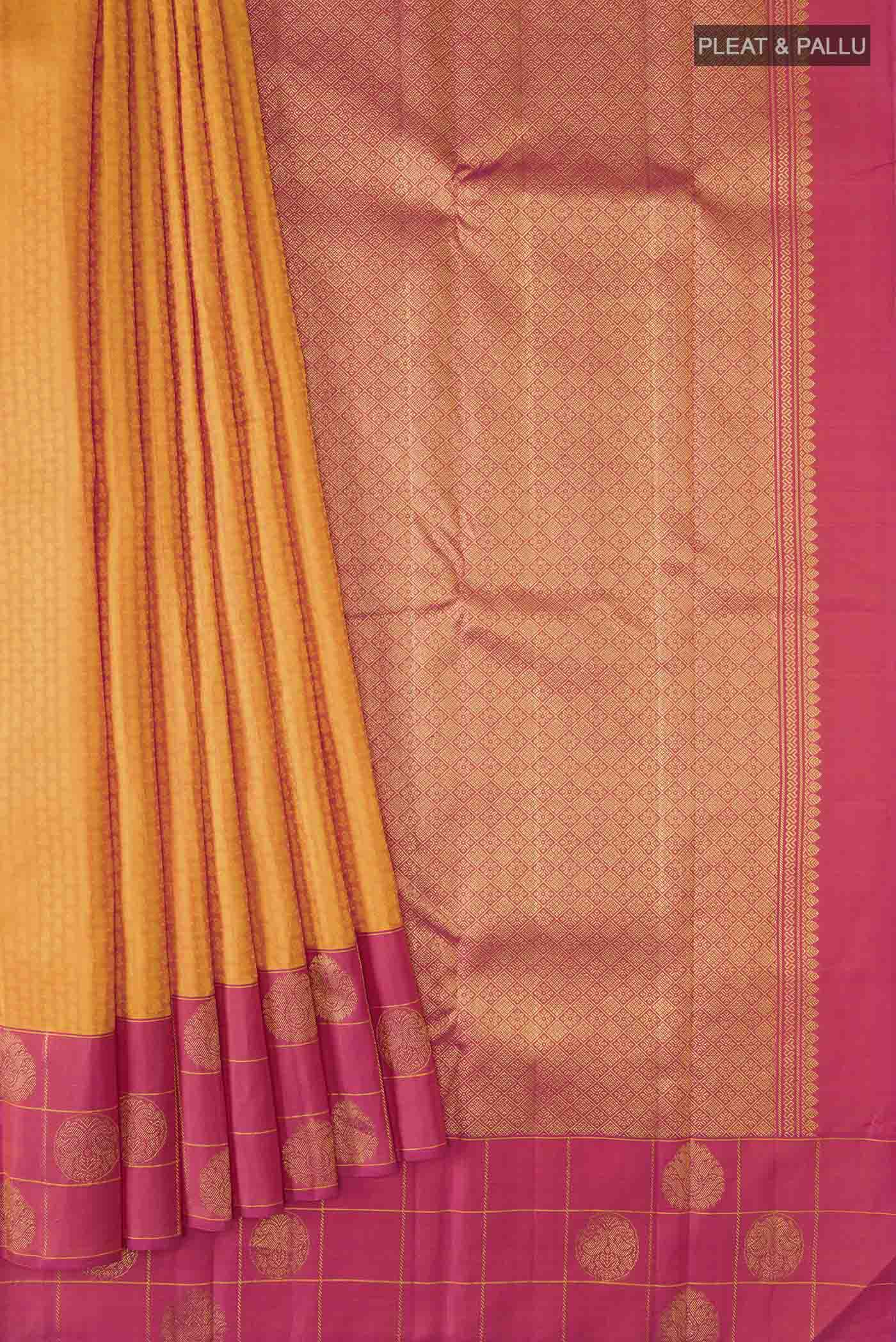 pleats pallu