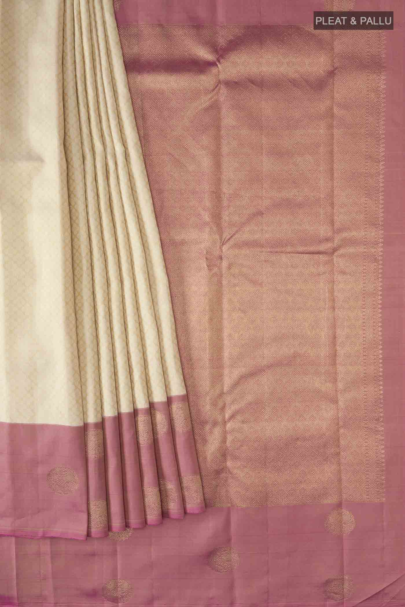 pleats pallu