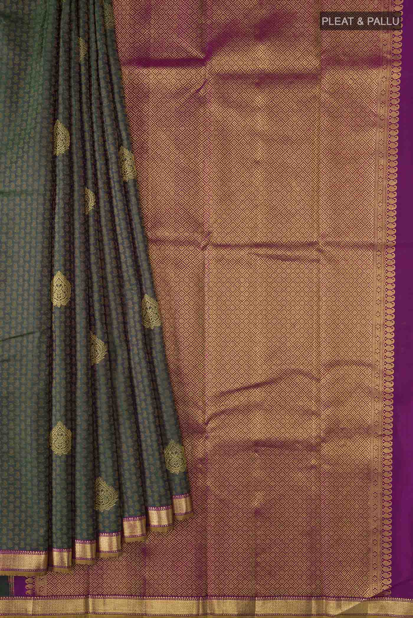pleats pallu