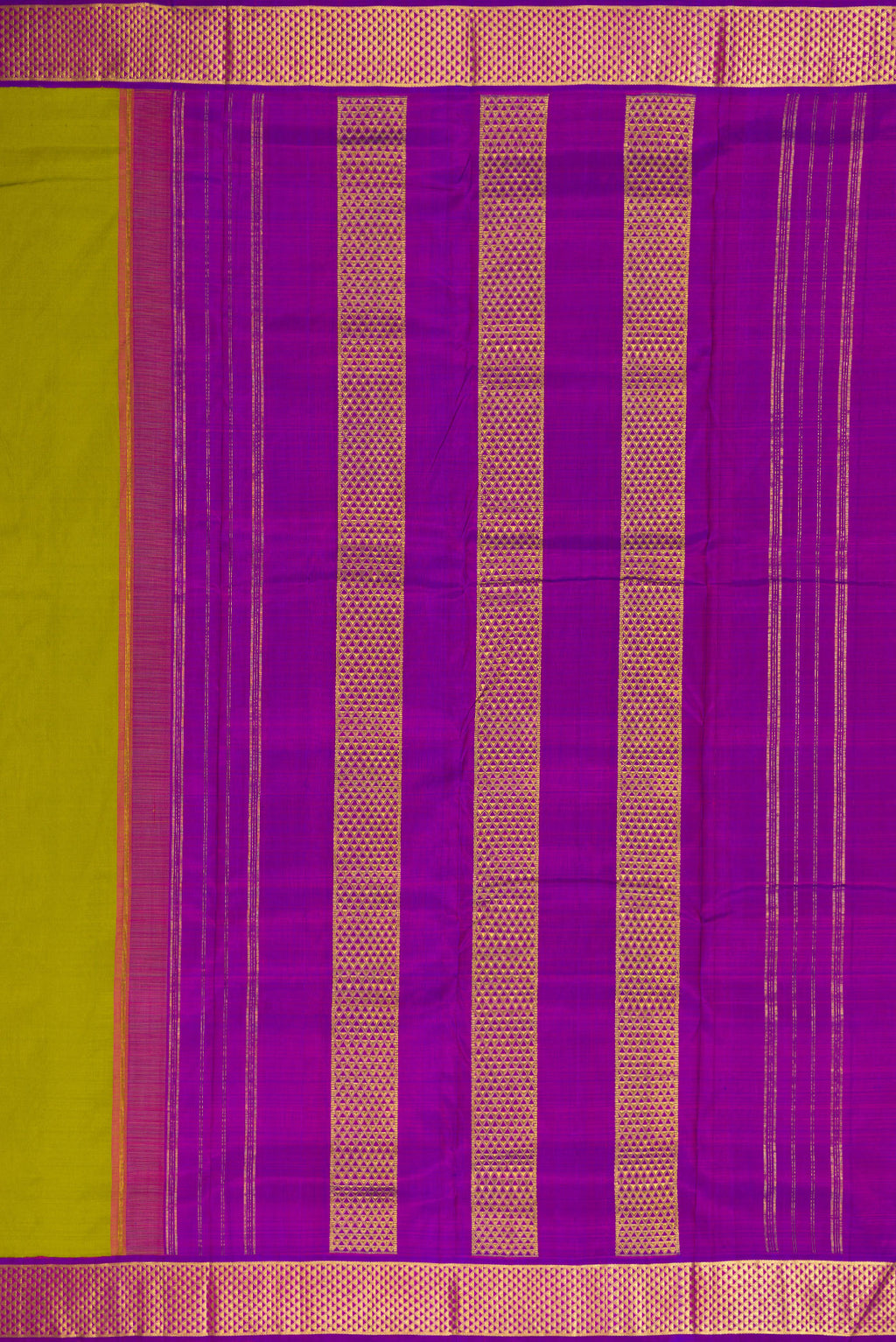 Close up image of the pallu of Parrot Green Dual Tone Kanjivaram Silk Nine Yards Saree with Plain Body and Zari Border. 