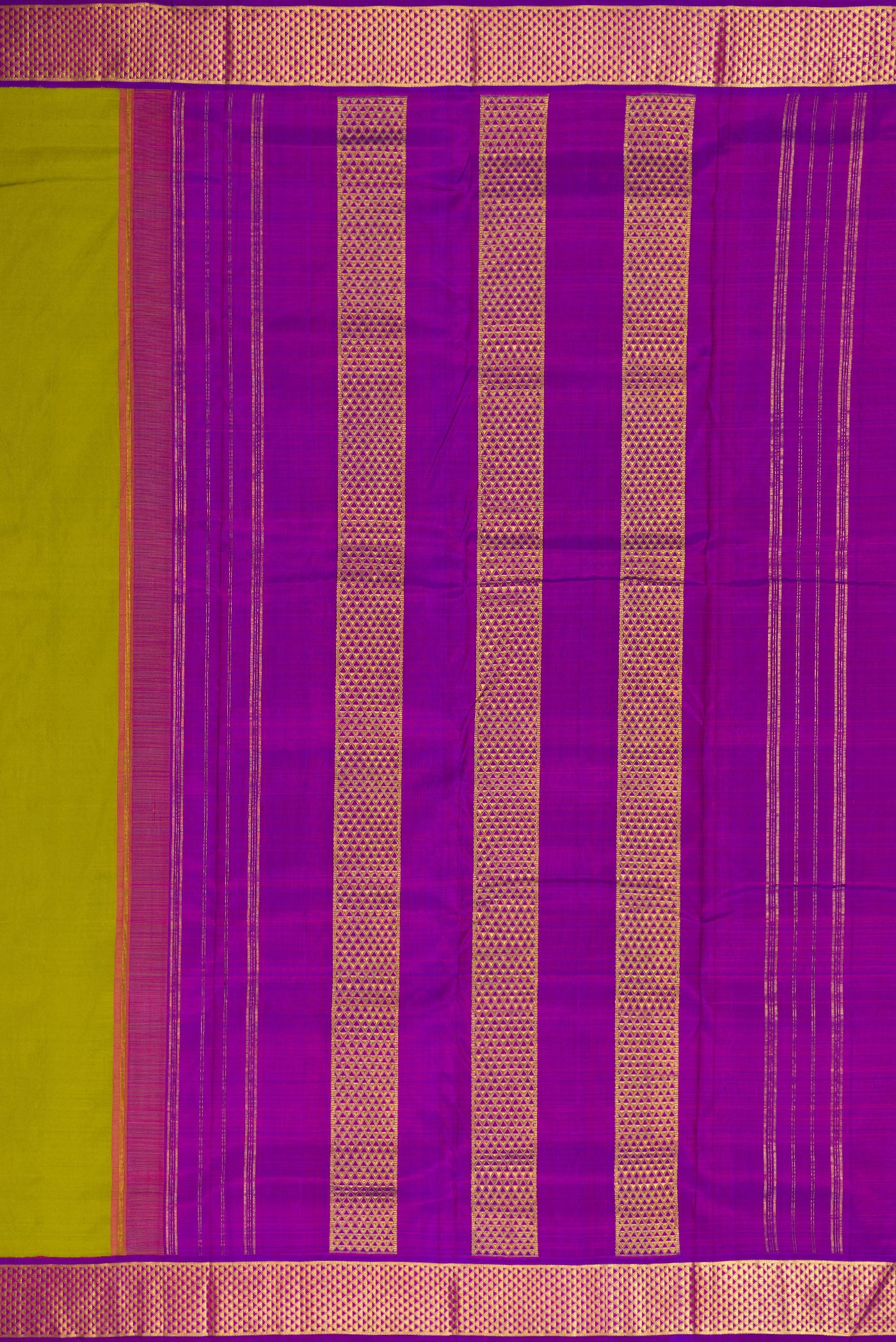 Close up image of the pallu of Parrot Green Dual Tone Kanjivaram Silk Nine Yards Saree with Plain Body and Zari Border. 