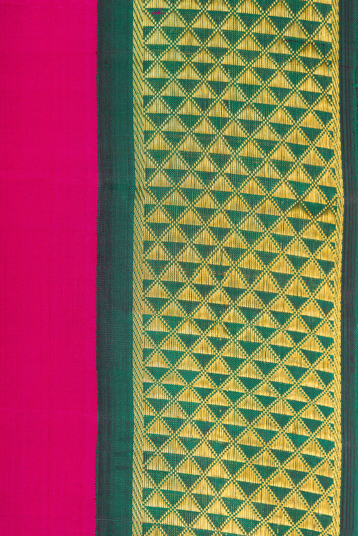 Border image of Pure Silk Pure Zari Purple Dual Tone Kanjivaram Nine Yards Saree with Plain Body and Zari Border. 