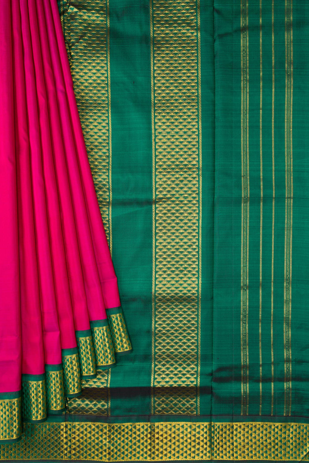 Pleats and pallu of Pure Silk Pure Zari Purple Dual Tone Kanjivaram Nine Yards Saree with Plain Body and Zari Border. 