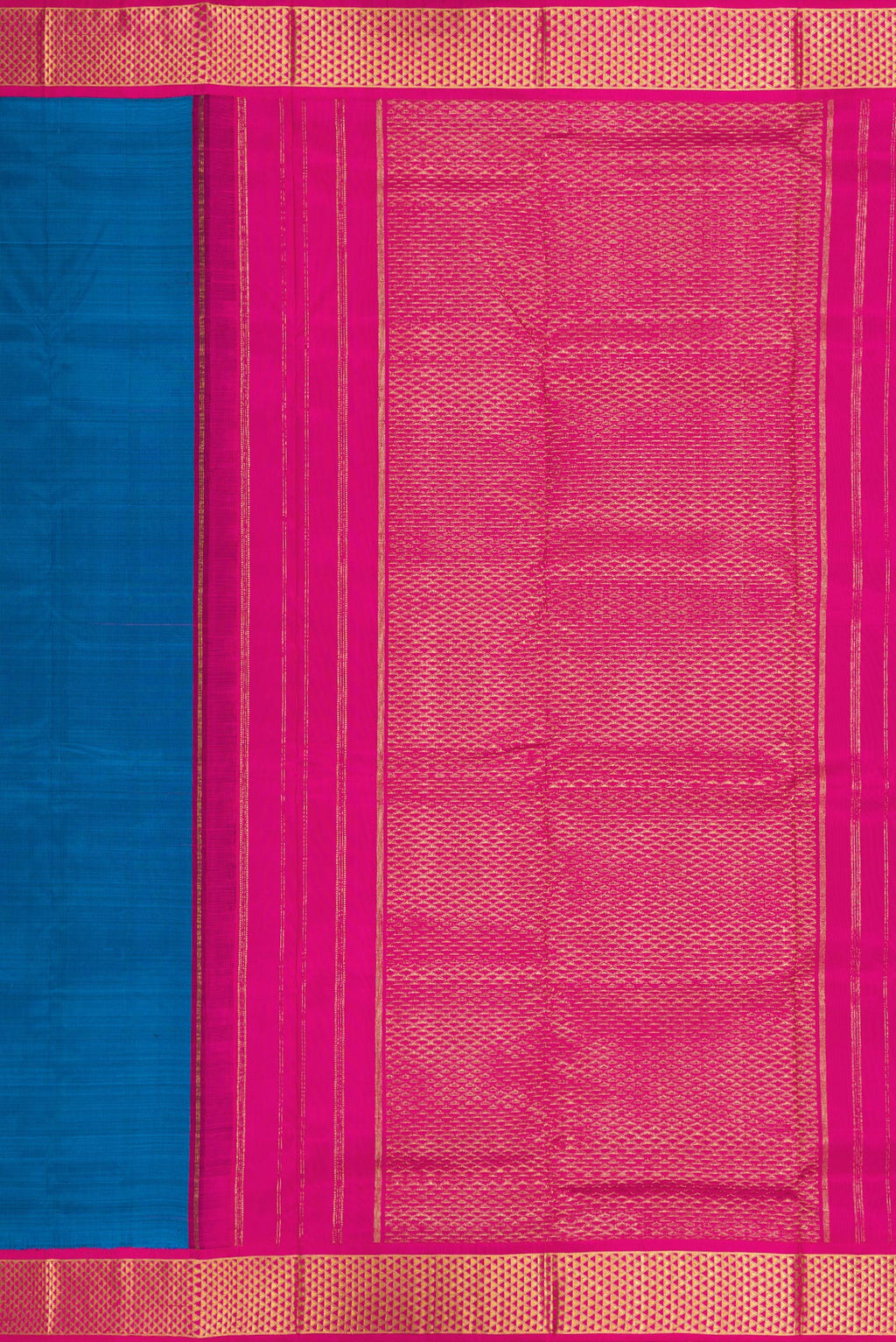 Close up image of the pallu of Pure Silk Pure Zari Peacock Blue Dual Tone Kanjivaram Nine Yards Saree with Plain Body and Zari Border. 