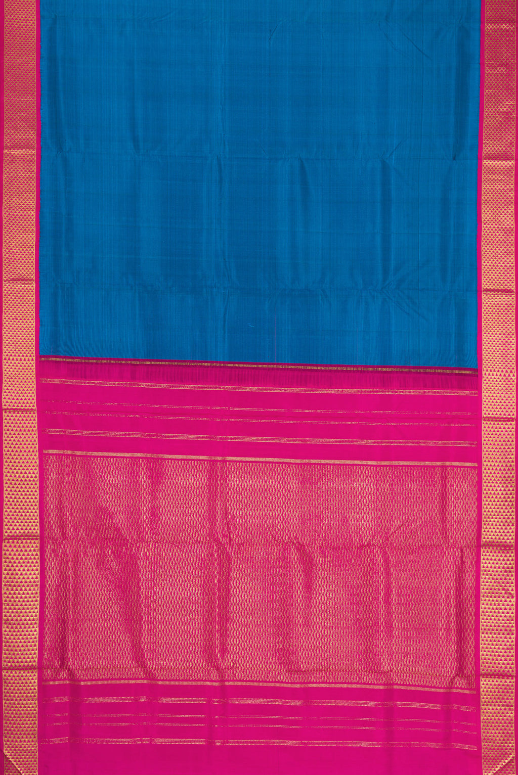 Flat view of Pure Silk Pure Zari Peacock Blue Dual Tone Kanjivaram Nine Yards Saree with Plain Body and Zari Border. 