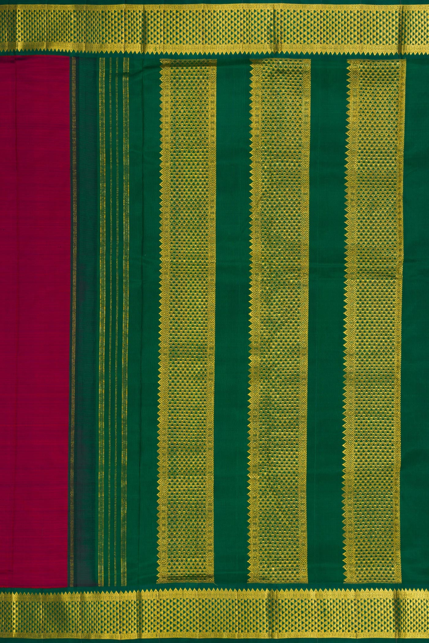 Close up image of the pallu of Pure Silk Pure Zari Maroon Dual Tone Kanjivaram Nine Yards Saree with Plain Body and Zari Border. 