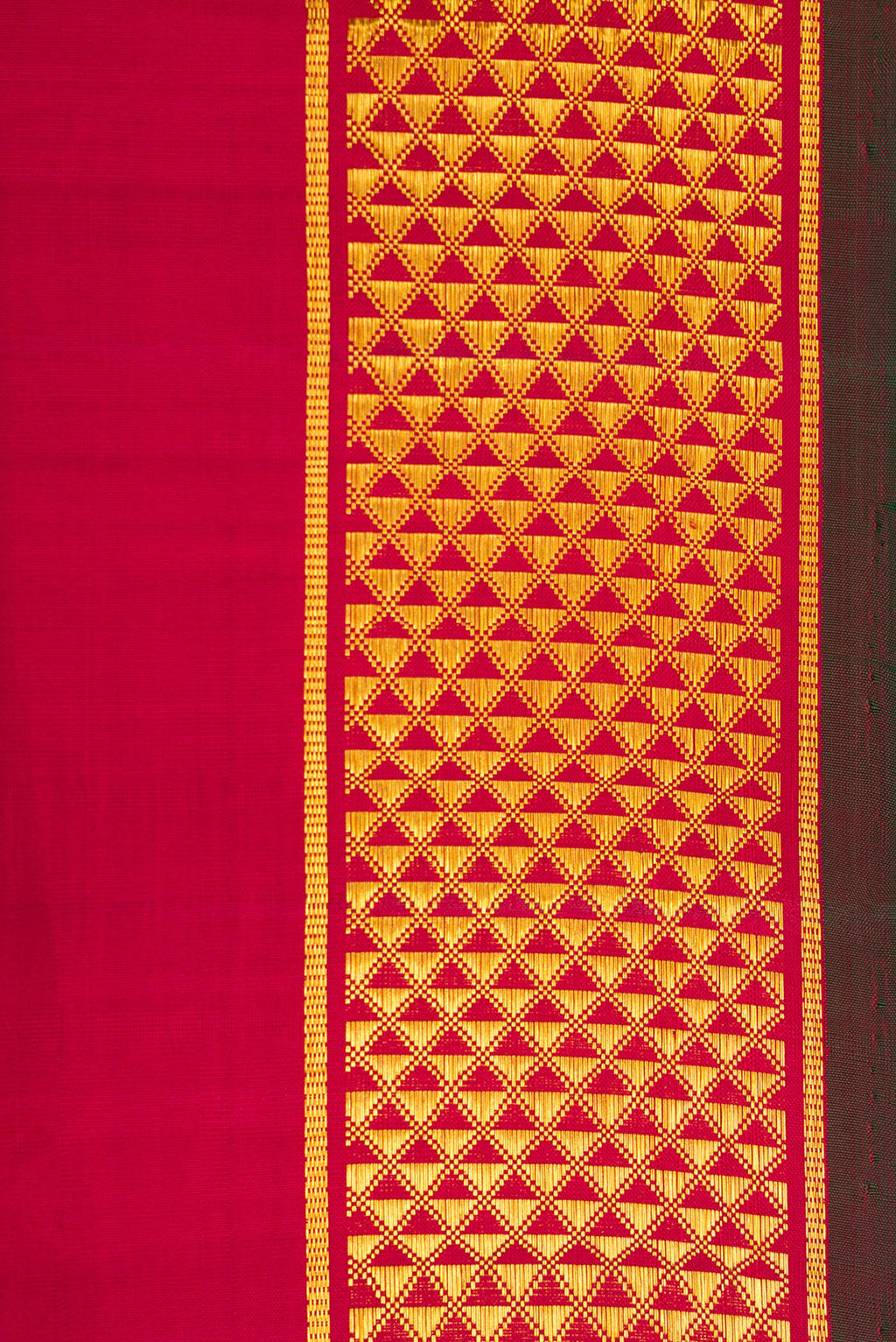 Border image of Maroon Dual Tone Kanjivaram Silk Nine Yards Saree with Plain Body and Zari Border. 