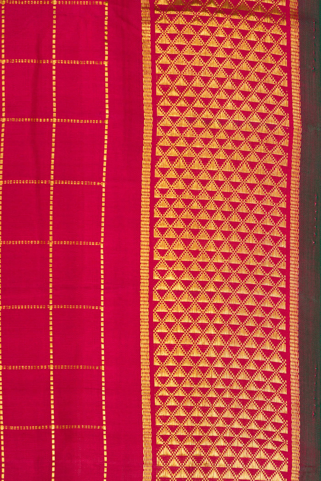 Border image of Red Dual Tone Kanjivaram Silk Nine Yards Saree with Checked design on the body and Zari Border. 