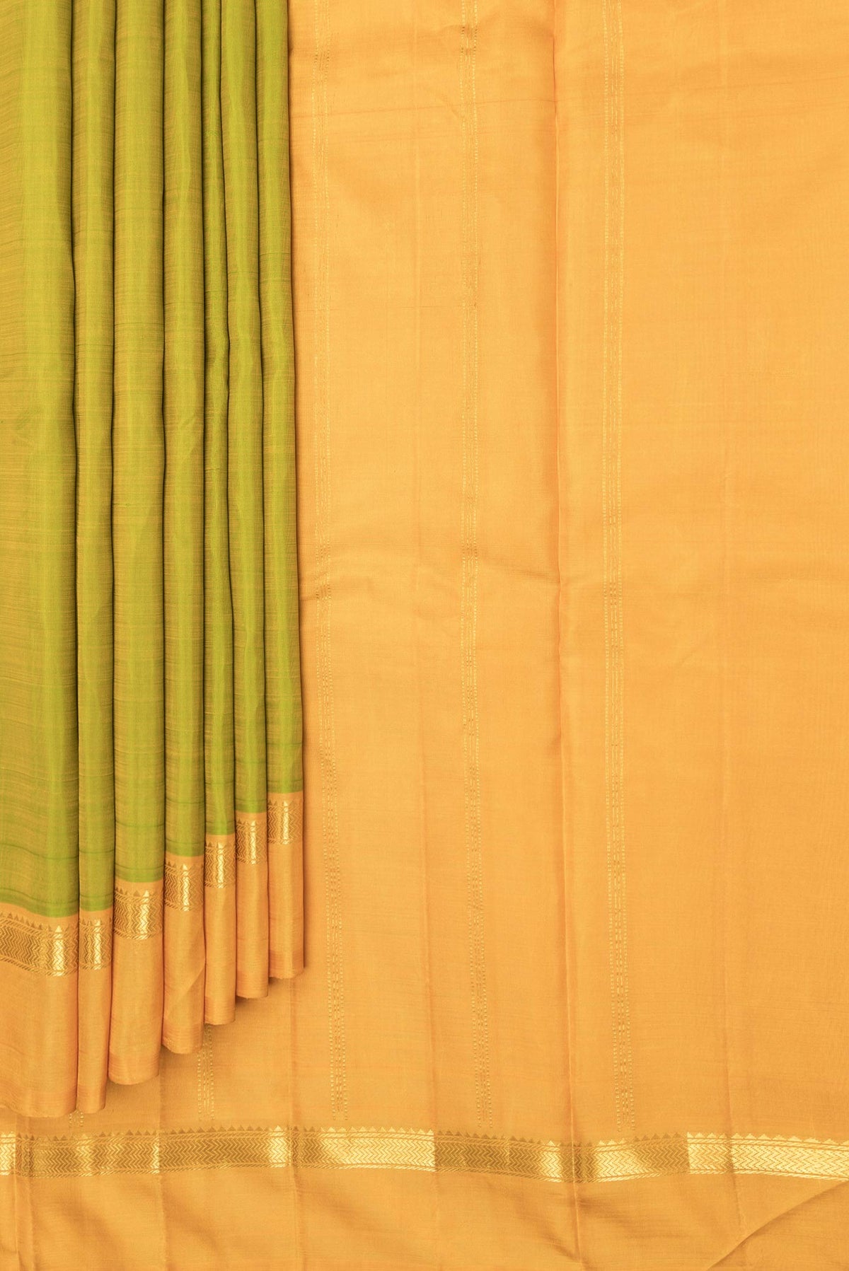 Pleats and pallu of Parrot Green Dual Tone Kanchipuram Saree with Plain Body and Zari Border