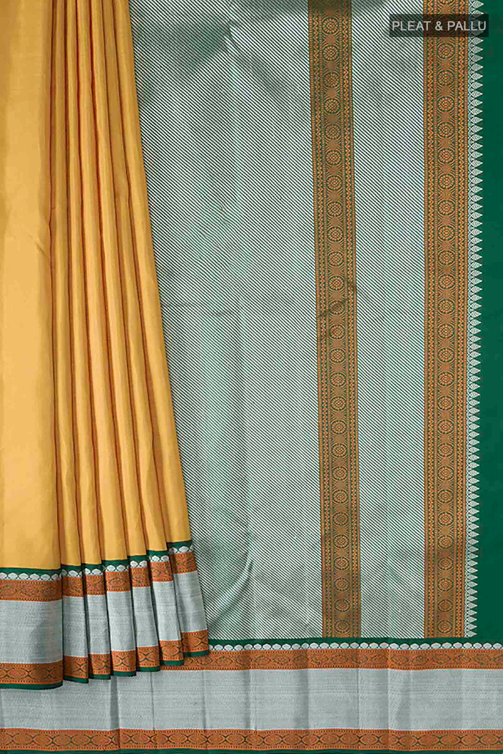 pleats pallu