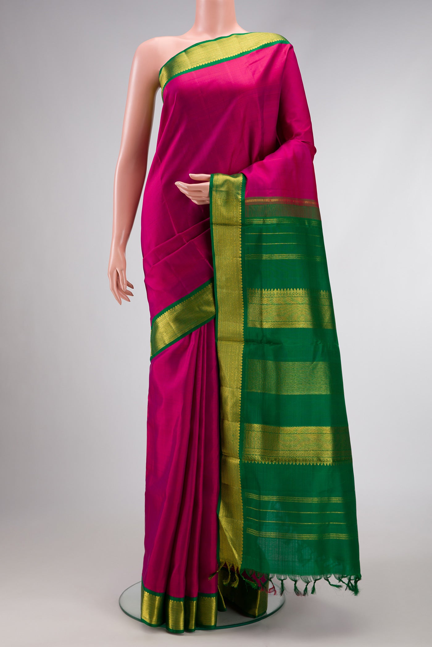Pure Silk Pure Zari Purple Dual Tone Kanchipuram Nine Yards Saree with Plain Body and Zari Border.  displayed on a mannequin