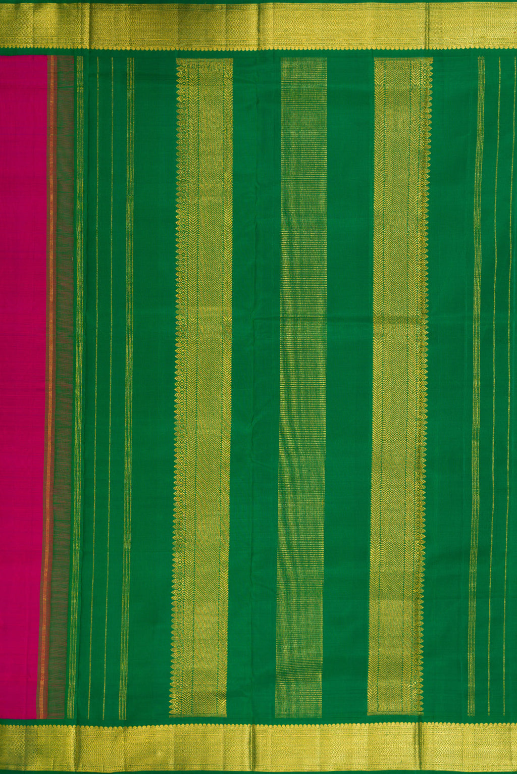 Close up image of the pallu of Pure Silk Pure Zari Purple Dual Tone Kanchipuram Nine Yards Saree with Plain Body and Zari Border. 