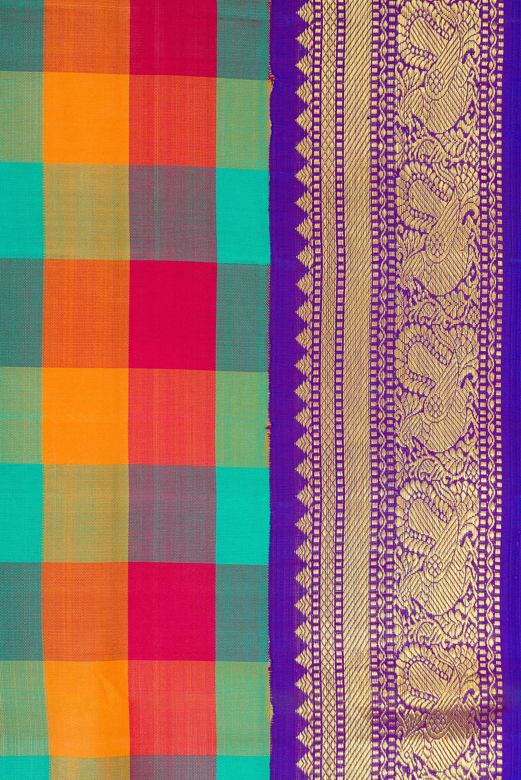 Border image of Pure Silk Pure Zari Green , Pink and Orange Color Kanchipuram Nine Yards Saree with Checked design on the body and Zari Border. 