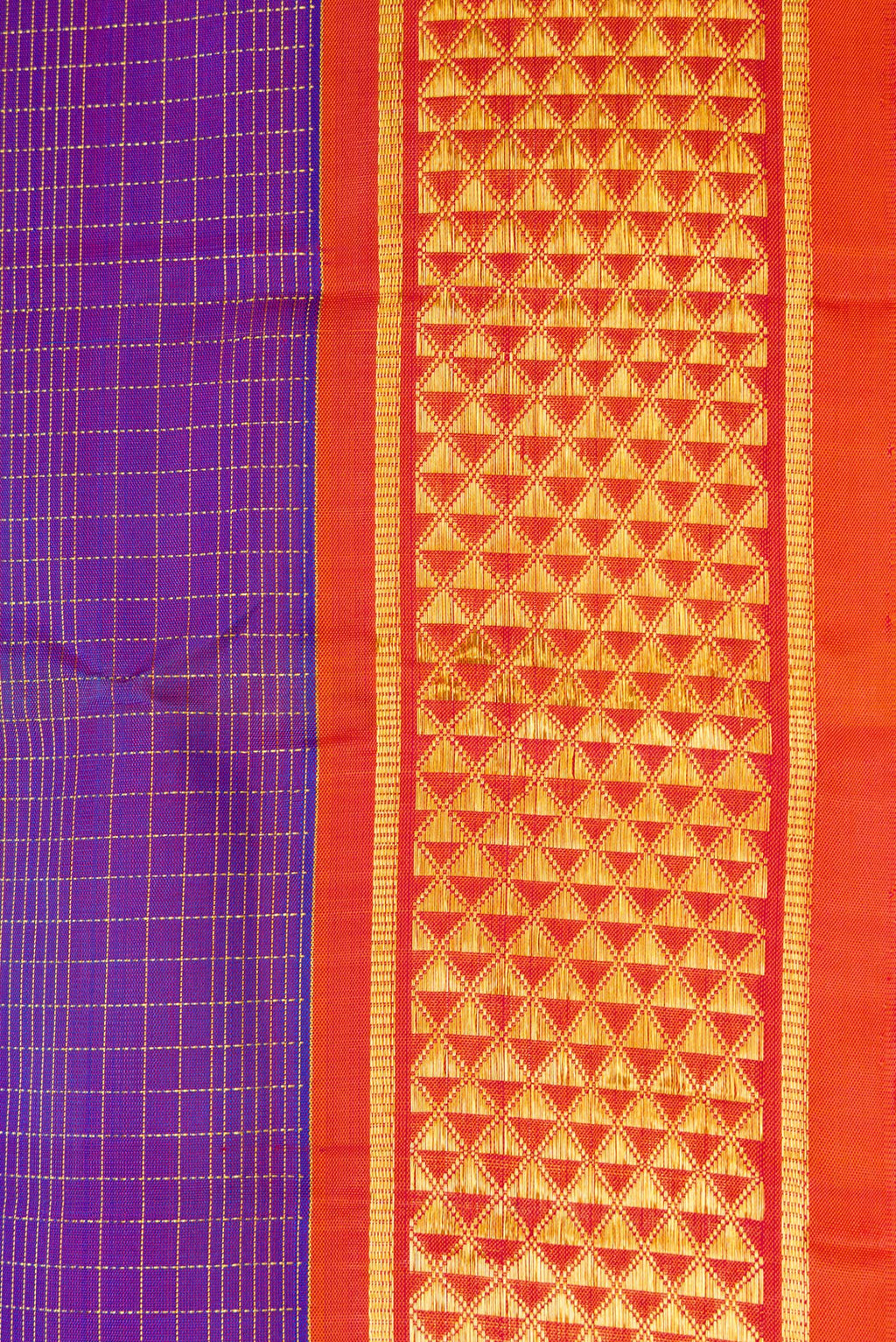 Border image of Pure Silk Pure Zari Royal Blue Dual Tone Kanjivaram Nine Yards Saree with Checked design on the body and Zari Border. 