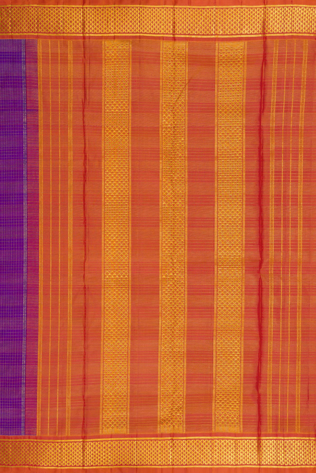 Close up image of the pallu of Pure Silk Pure Zari Royal Blue Dual Tone Kanjivaram Nine Yards Saree with Checked design on the body and Zari Border. 