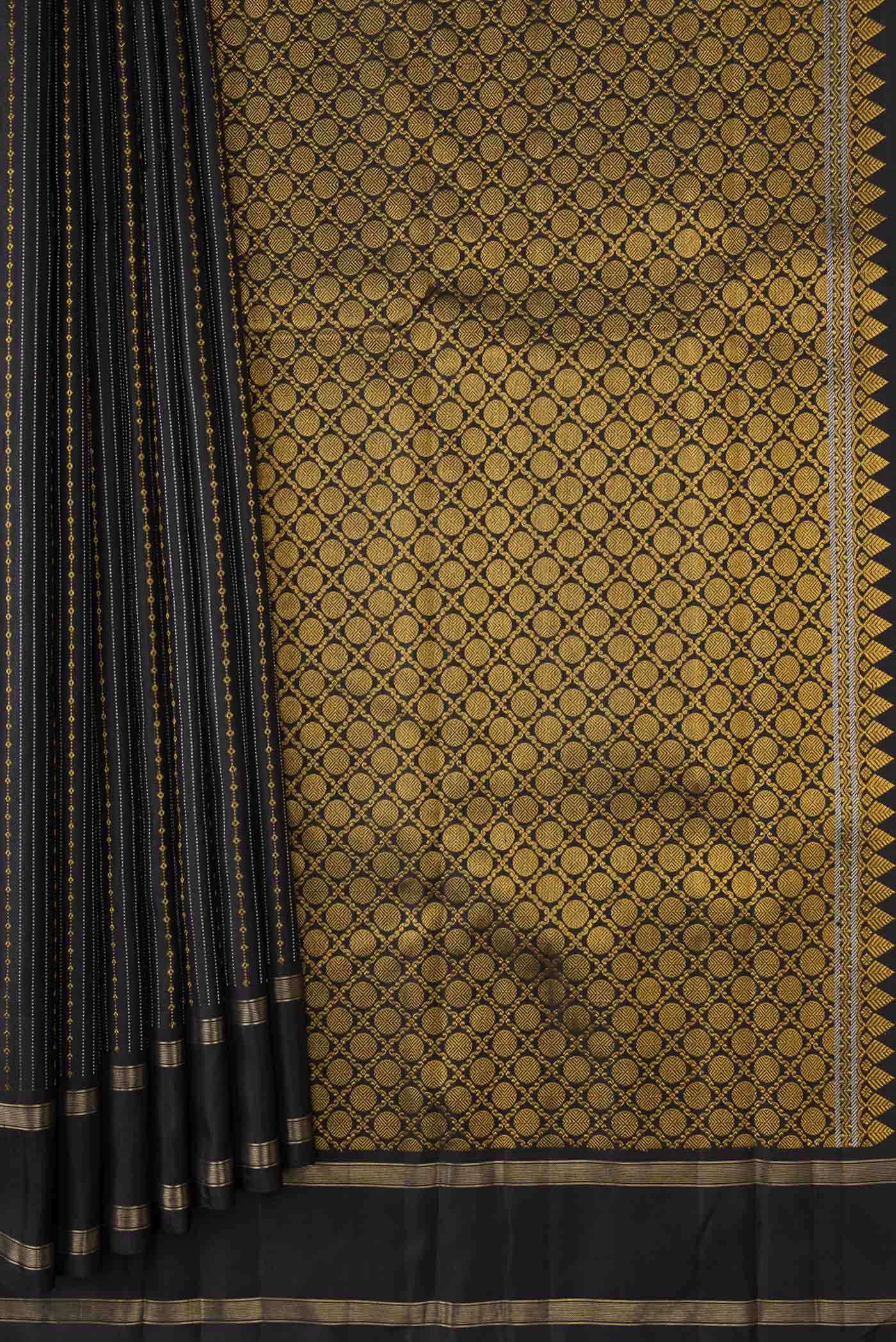 pleats pallu