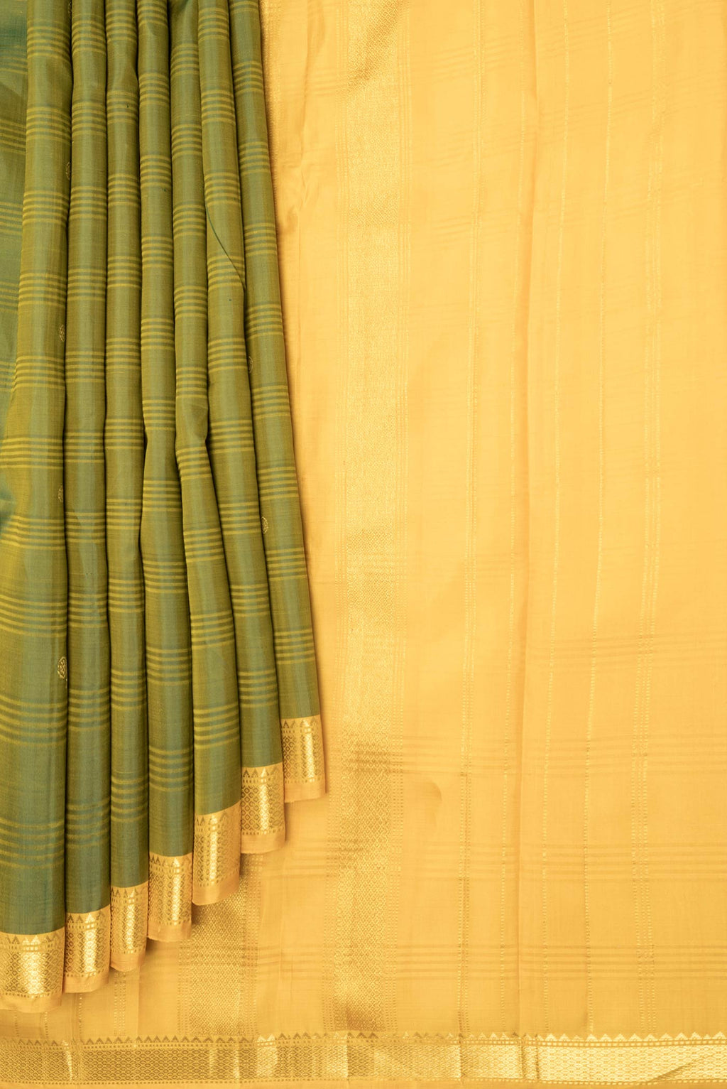 pleats pallu