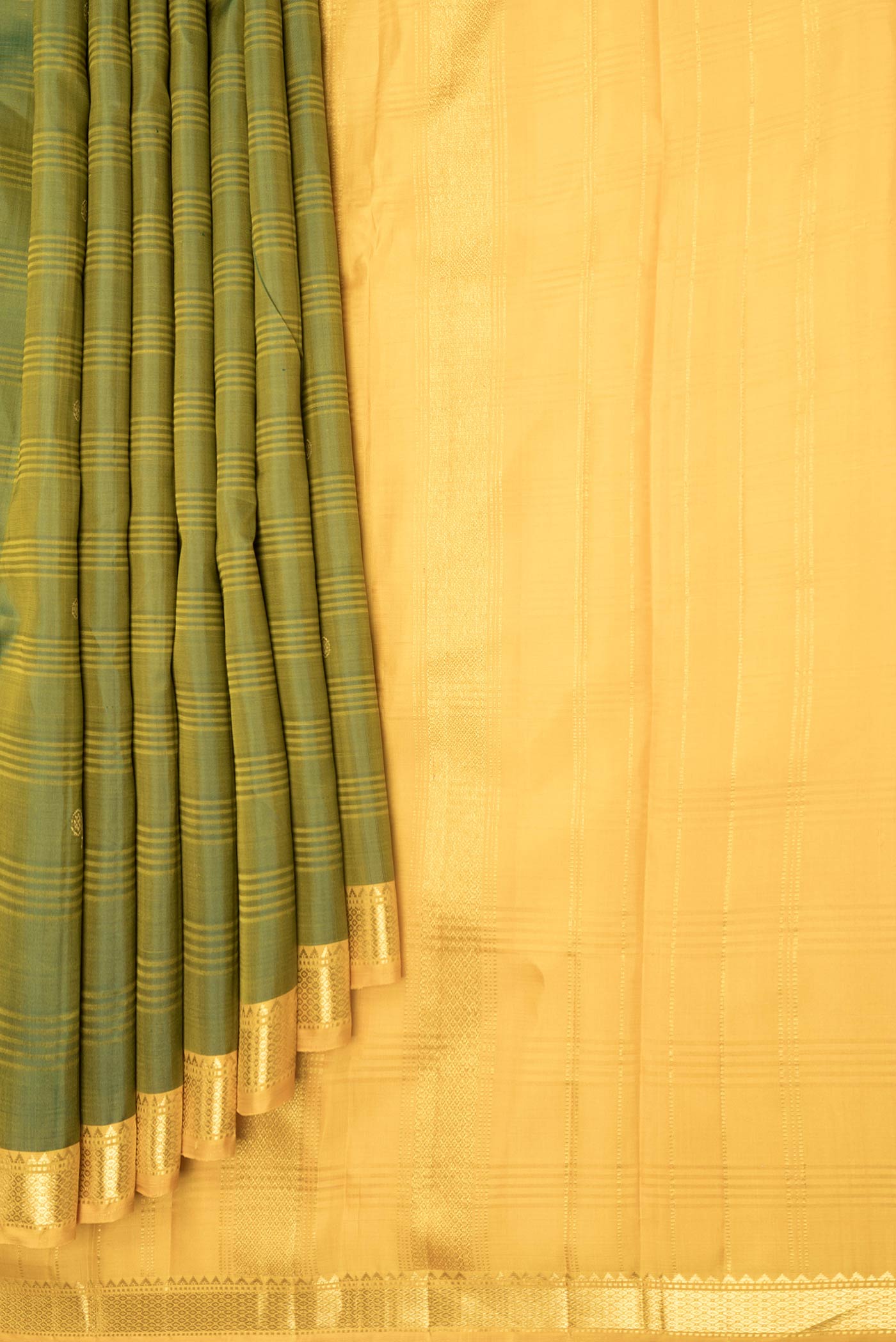 pleats pallu