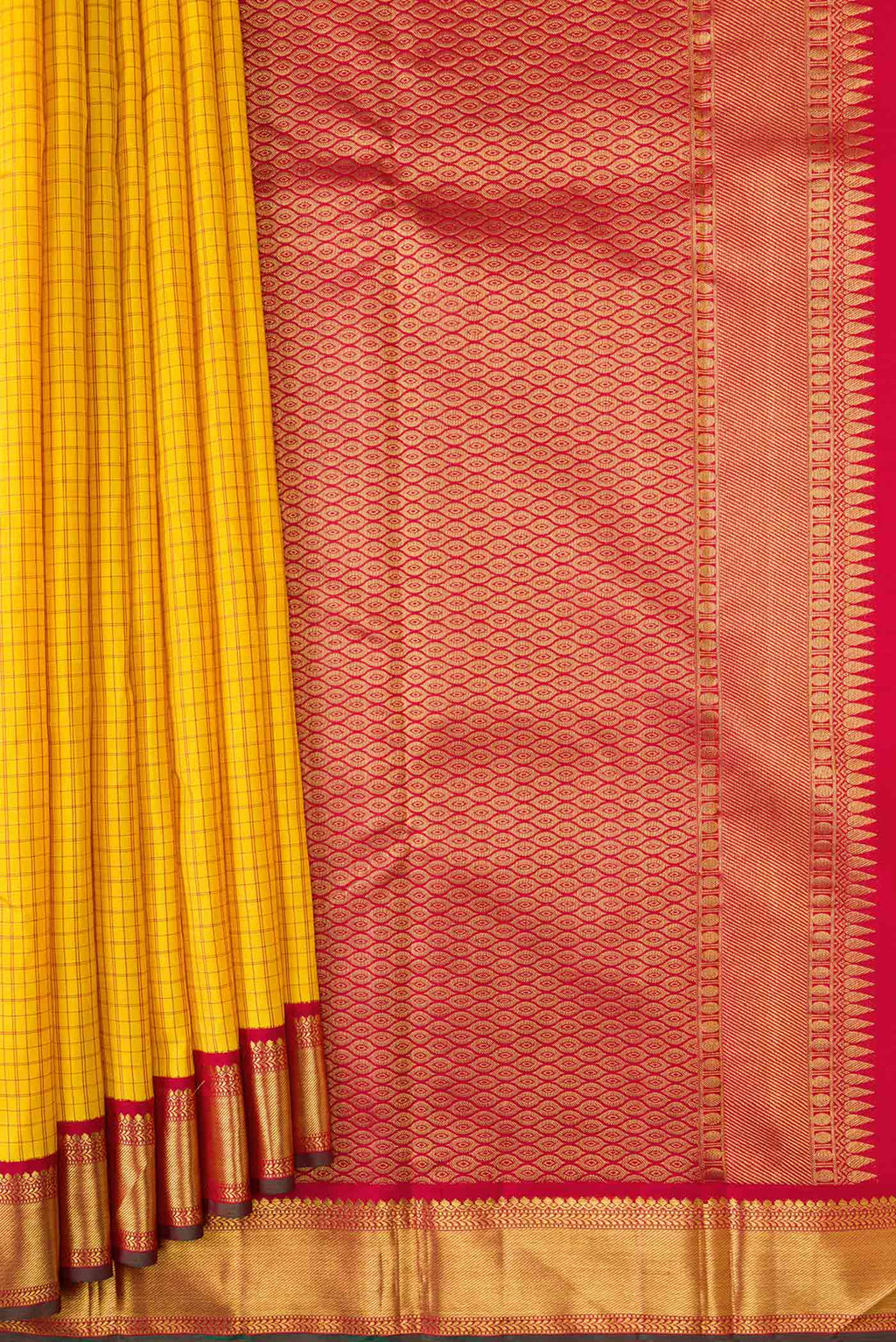 pleats pallu