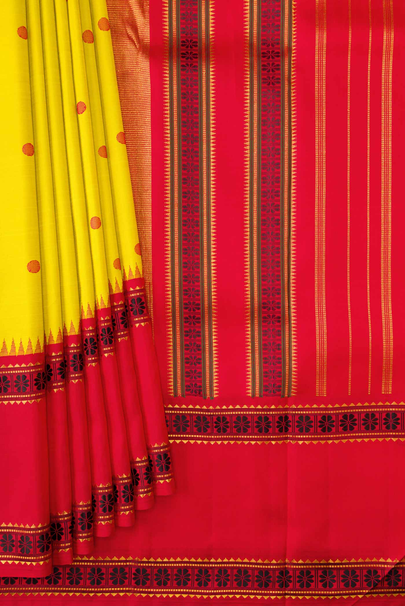 pleats pallu
