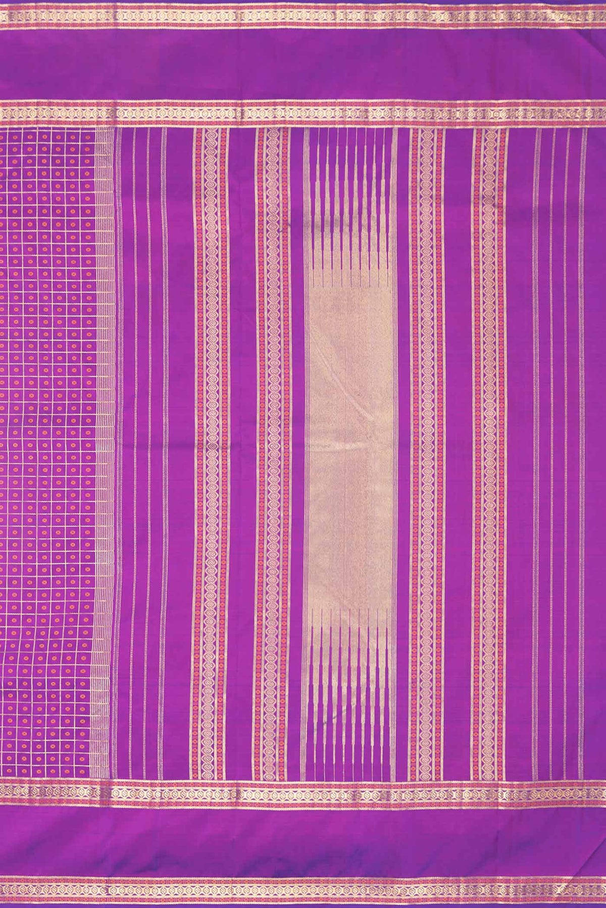 Close up image of the pallu of Purple Dual Tone Kanchipuram Saree with Zari And Thread Butta on the body and Zari Border