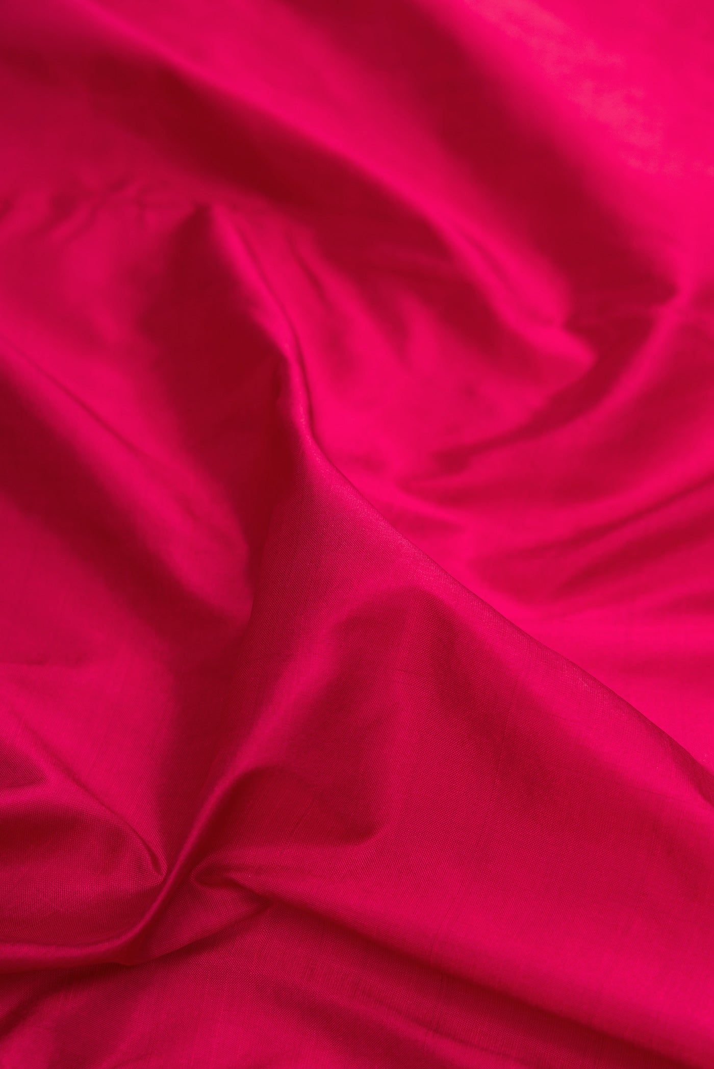 Close up of Pure Silk Pure Zari Maroon Kanjivaram Nine Yards Saree with Plain Body and Zari Border.  displaying folds
