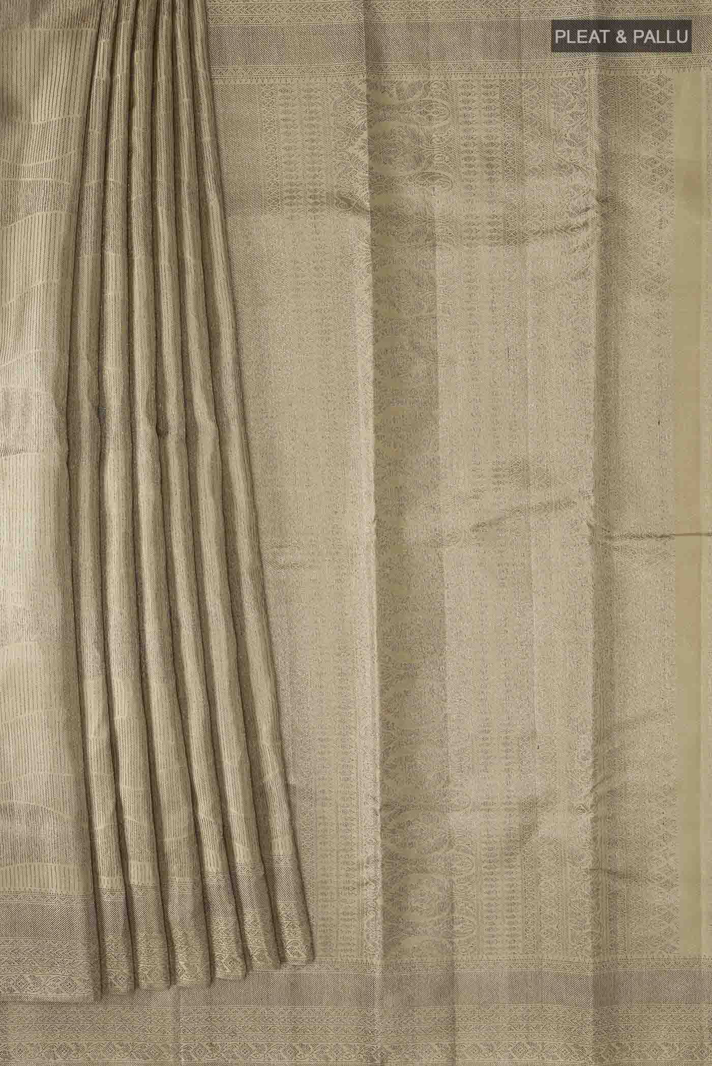 pleats pallu