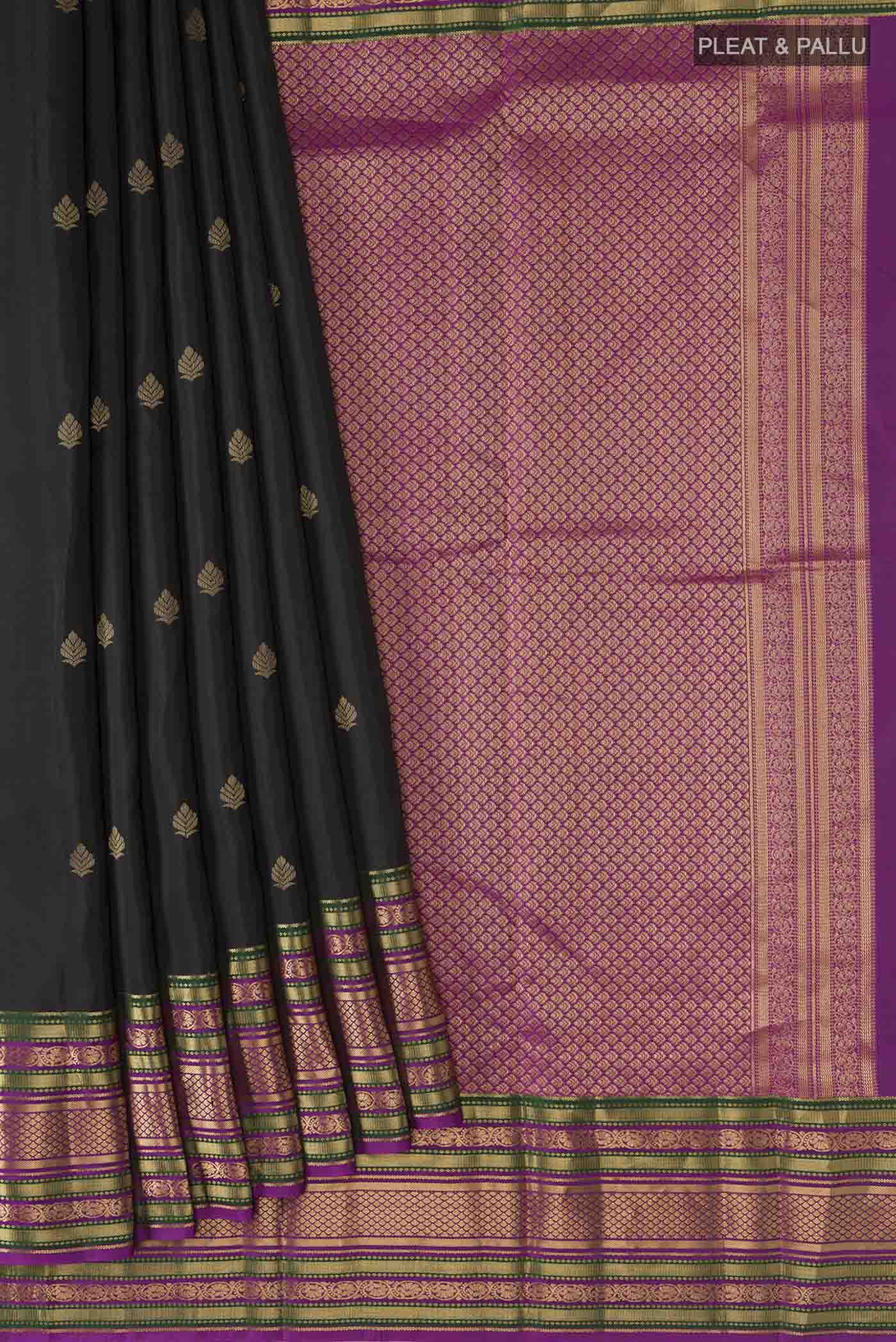 pleats pallu