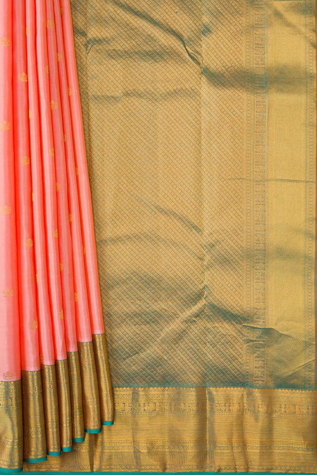 Pleats and pallu of Pink Dual Tone Kanchipuram Silk Saree with Zari Butta on the body and Zari Border