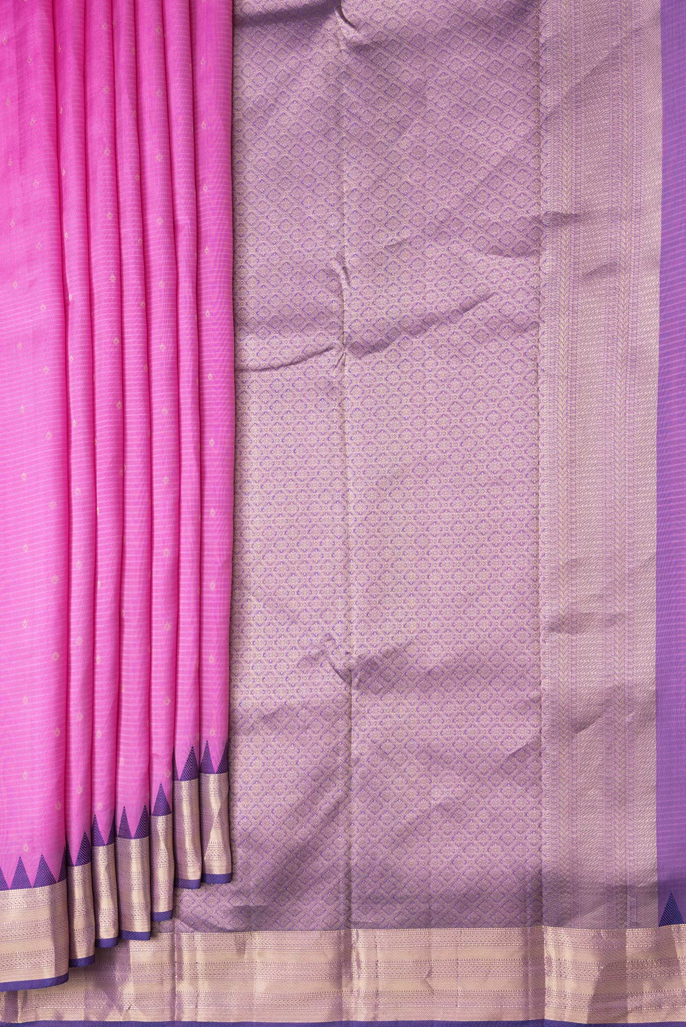 Pleats and pallu of Pink Dual Tone Kanchipuram Silk Saree with Zari Butta on the body and Zari And Thread Border. 