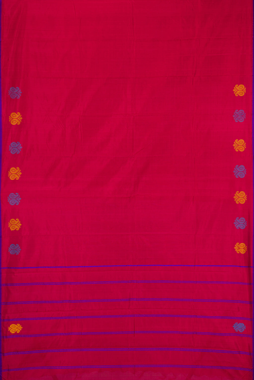 Flat view of Maroon Kanchipuram Silk Saree with Plain Body and Thread Border. 