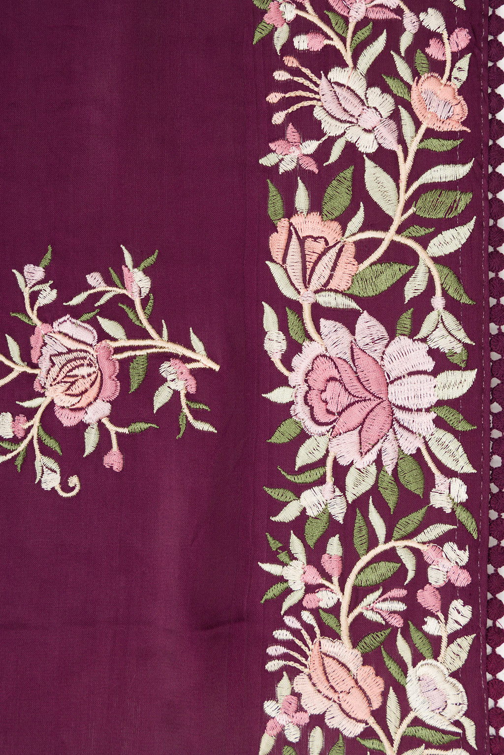 Border image of Burgundy Dual Tone Crepe Saree with Embroidery on the body and Embroidery Border. 