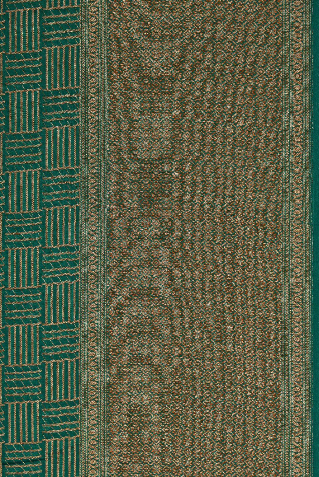 Border image of Bottle Green Dual Tone Mysore Crepe Saree with Zari Brocade on the body and Zari Border. 