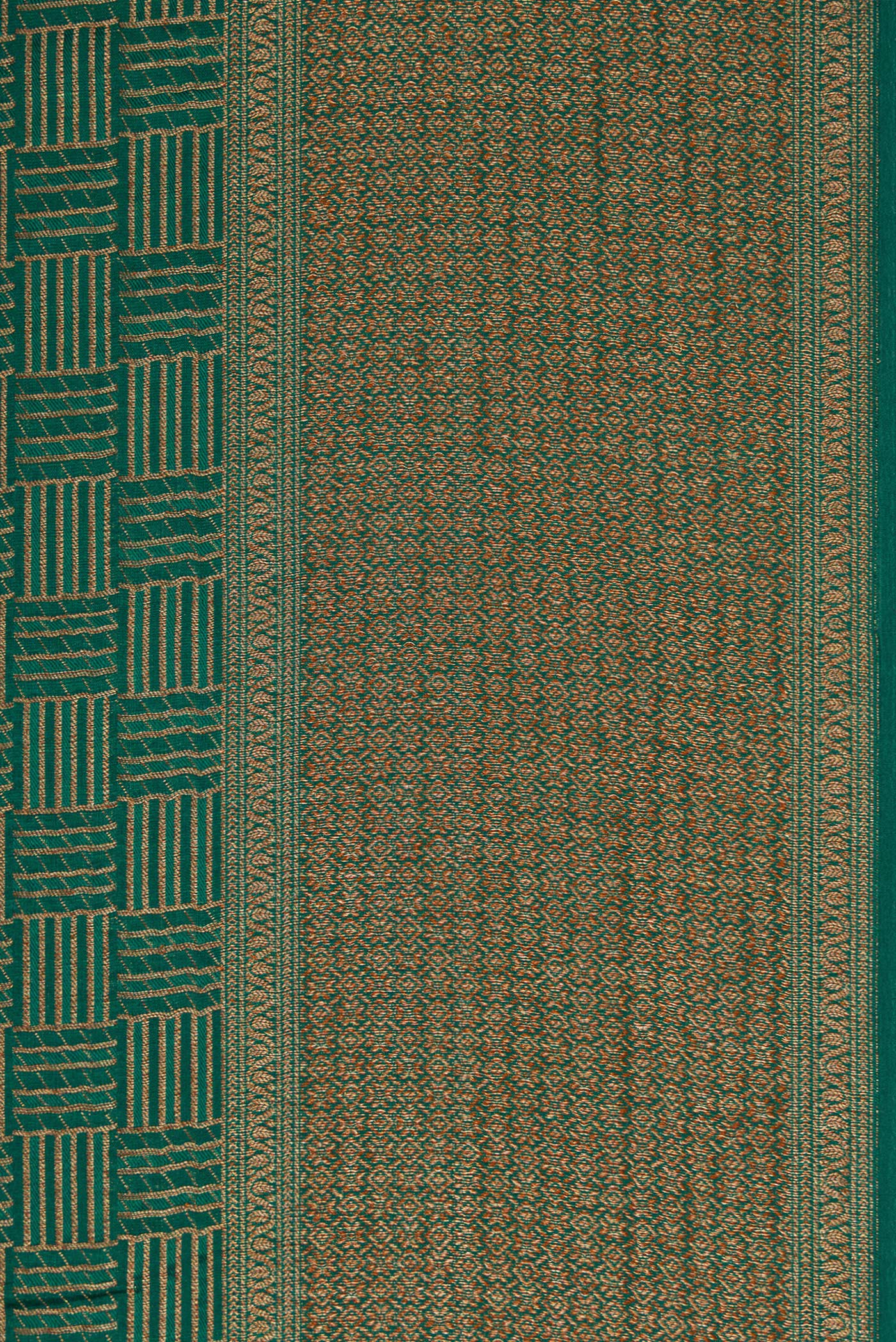Border image of Bottle Green Dual Tone Mysore Crepe Saree with Zari Brocade on the body and Zari Border. 