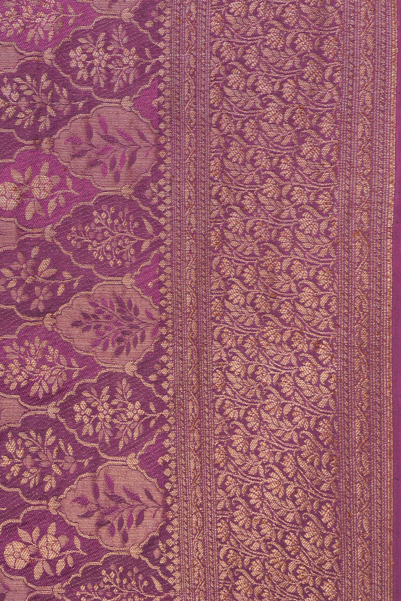 Border image of Magenta Dual Tone Banarasi Georgette Saree with Zari Brocade on the body and Zari Border. 
