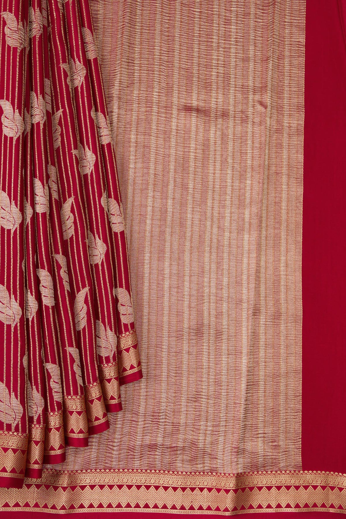 Pleats and pallu of Maroon Banarasi Georgette Saree with Zari Brocade on the body and Zari Border. 